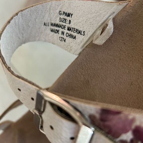 Madden Girl FLORAL Sandals - Picture 7 of 11